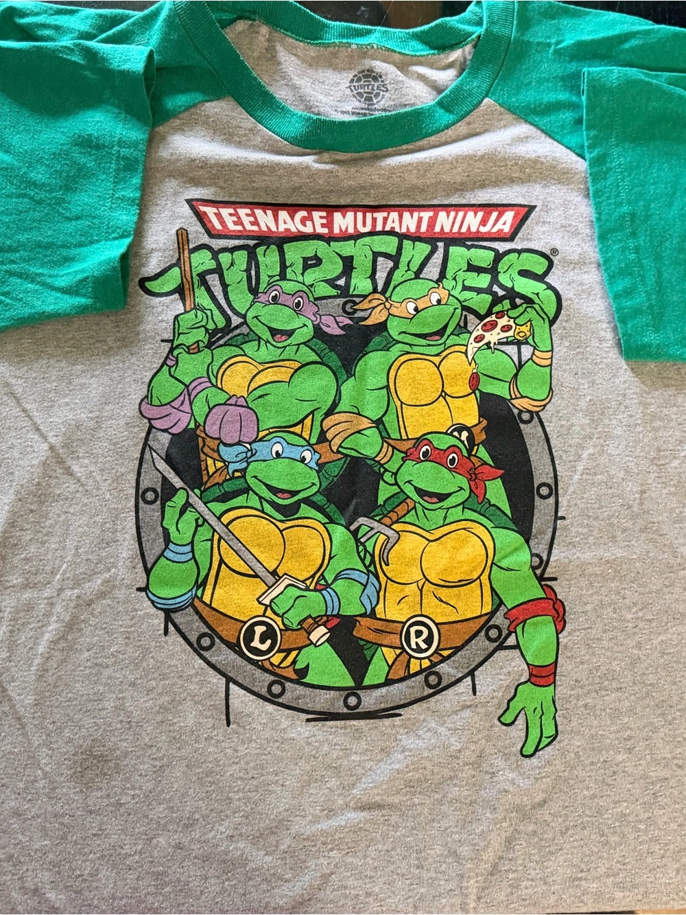 Teenage Mutant Ninja Turtles Raglan T-Shirt – XXL 🐢🍕